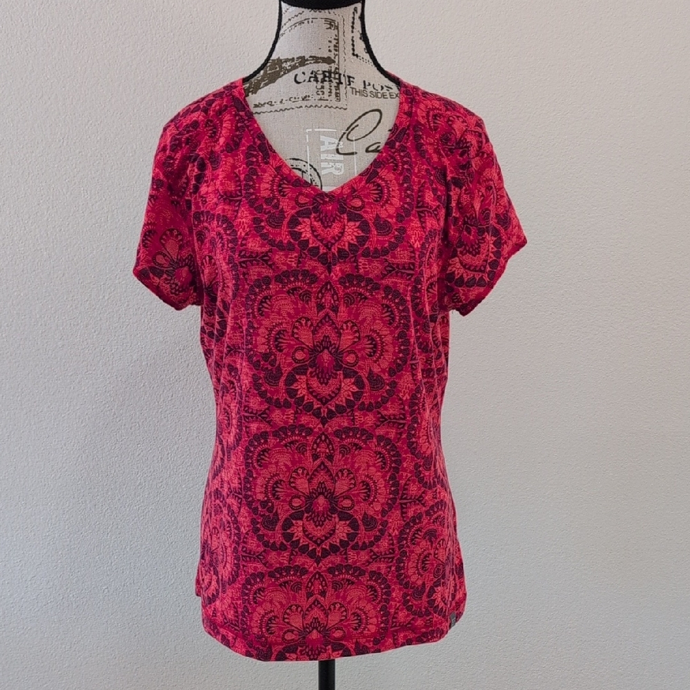 Title Nine Red and Black Patterned Short Sleeve Top